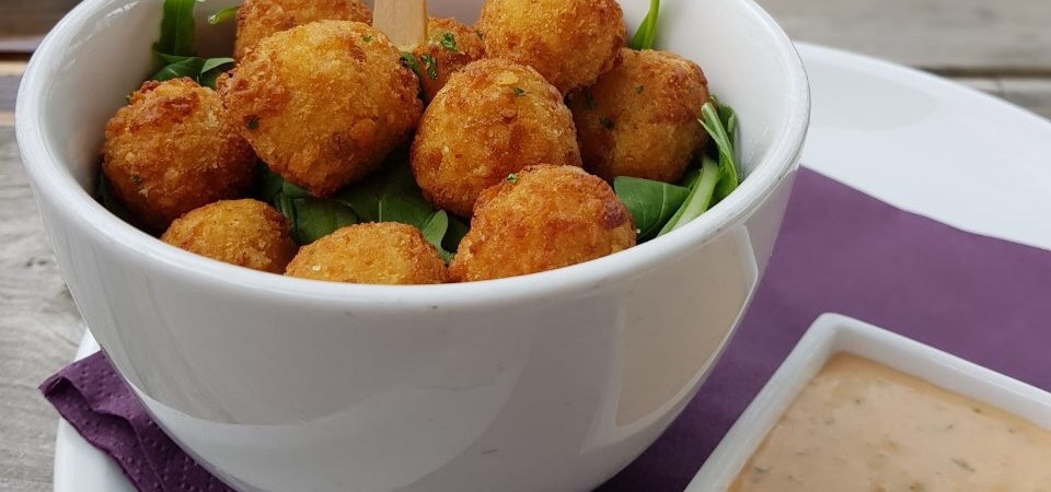 Schwarze_KIste_Chili_Cheese_Poppers